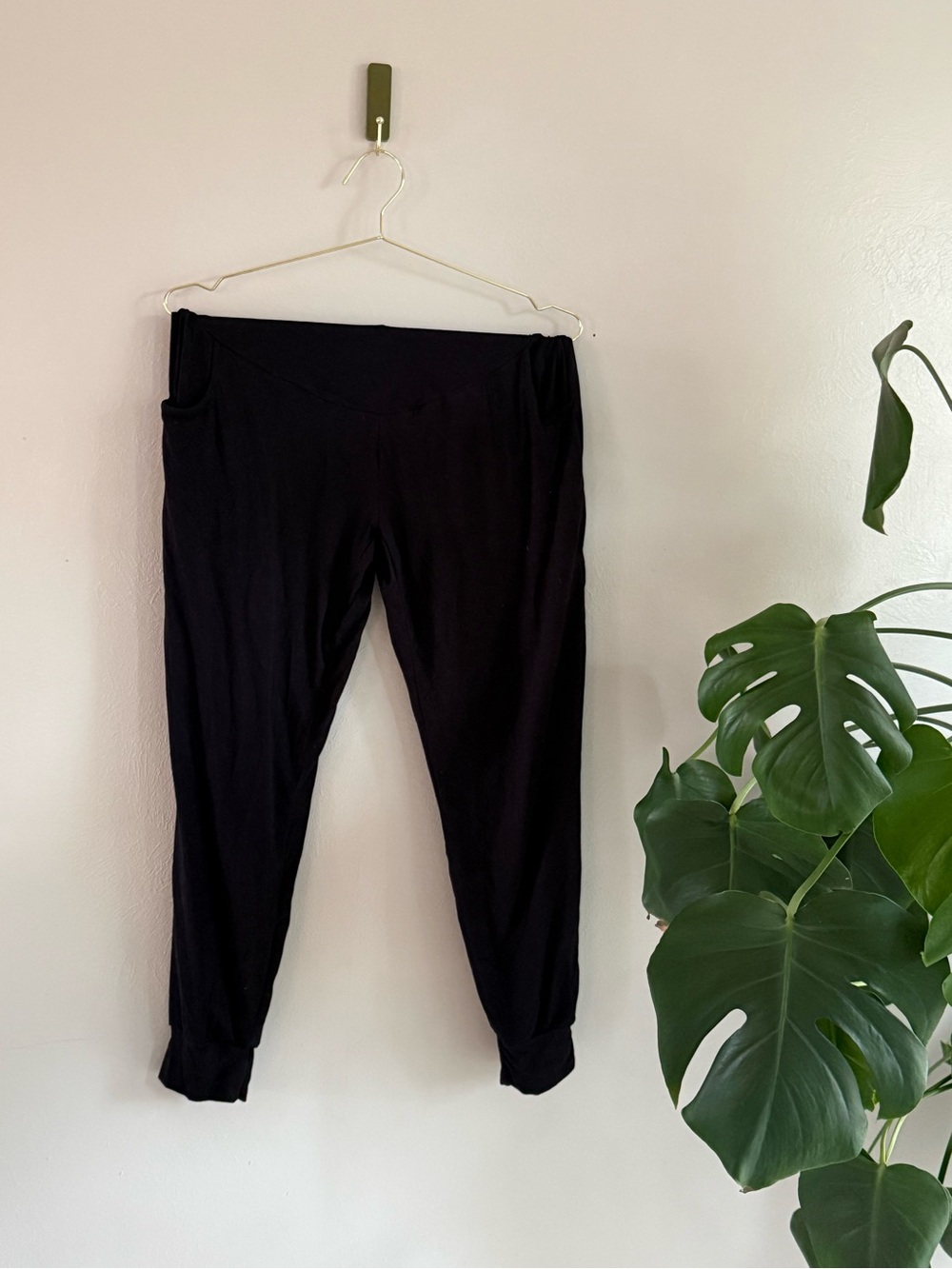 👶🏼Maternity Bundle 3/$20👶🏼 
Maternity Black Jogger Pants